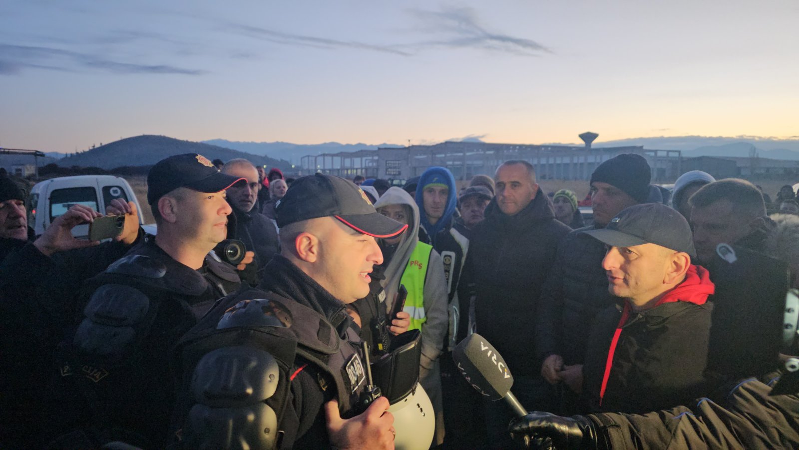 Praznično primirje ili trajni mir