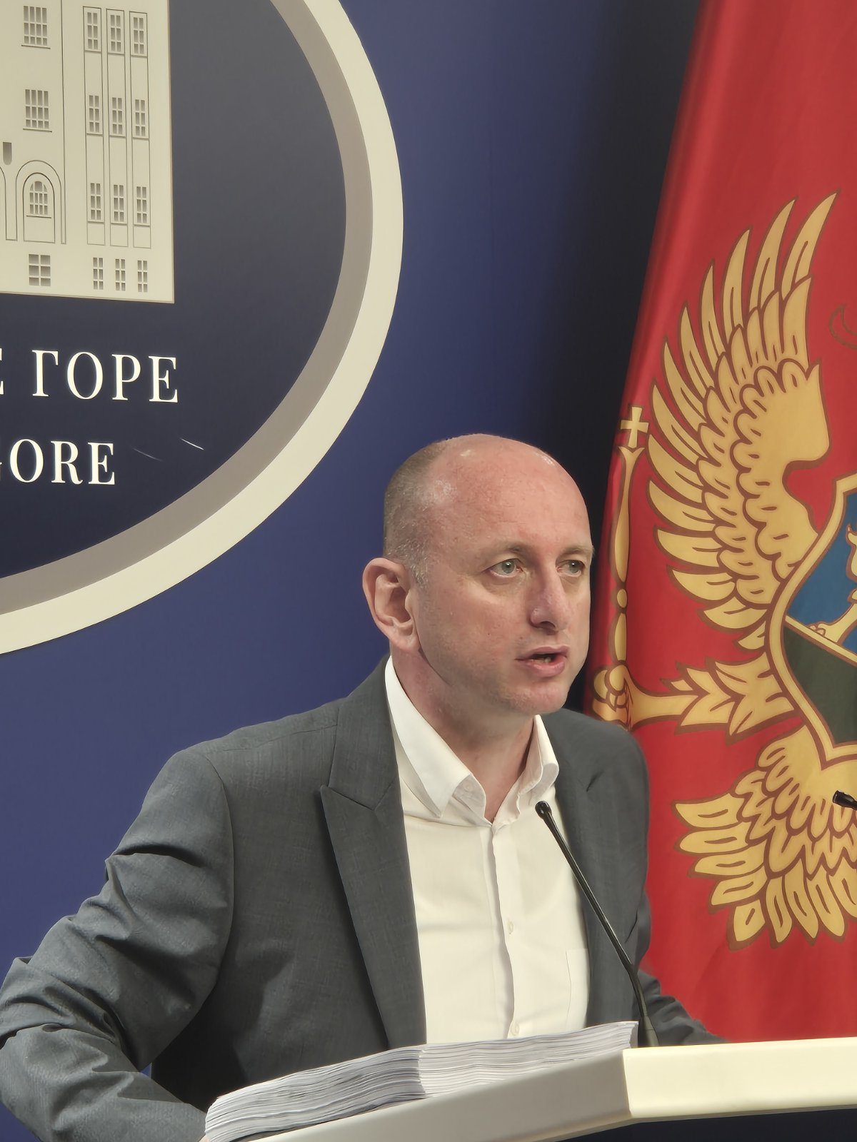 KNEŽEVIĆ NA PITANJE STANDARDA: Vama ne dajem izjave, ali napraviću izuzetak – ako izađemo iz vlasti, smjena Mujovića biće predmet daljih postupaka