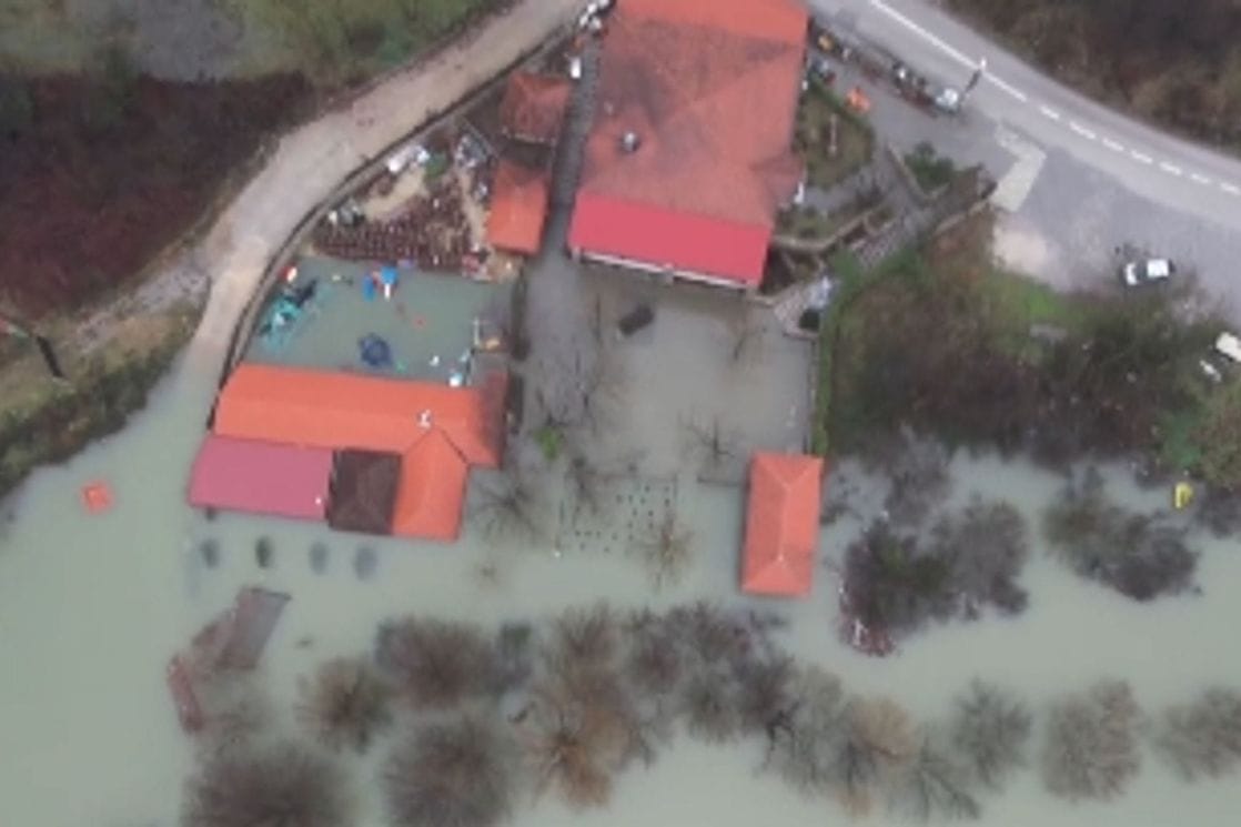 VIDEO Potopljen restoran Đedovina u Podgorici