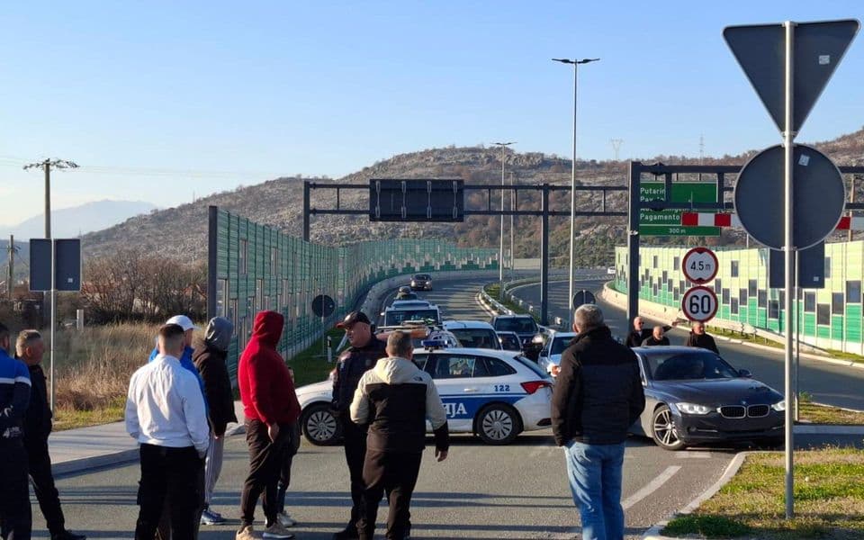 Protest mještana Park šume Zagorič: Od danas pa do 5. februara jednosatna blokada ispred Skupštine, biće obustavljen saobraćaj