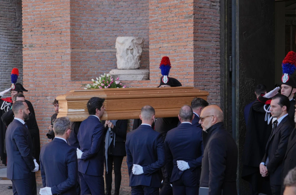 Ispraćaj modne legende: Poznati odaju počast Valentinu (FOTO)