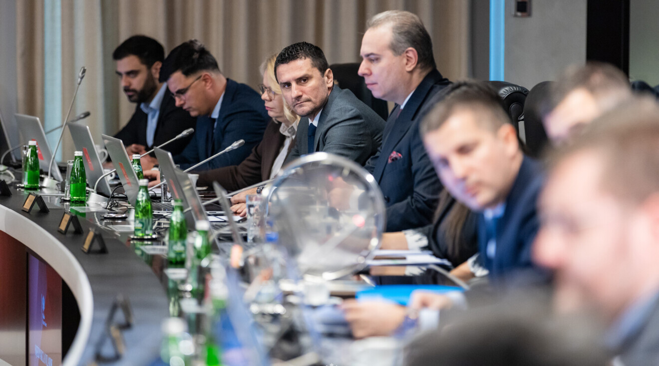 Vlada nije razmatrala inicijativu DNP-a, premijer saglasan da identitetska pitanja dođu na dnevni red Parlamenta