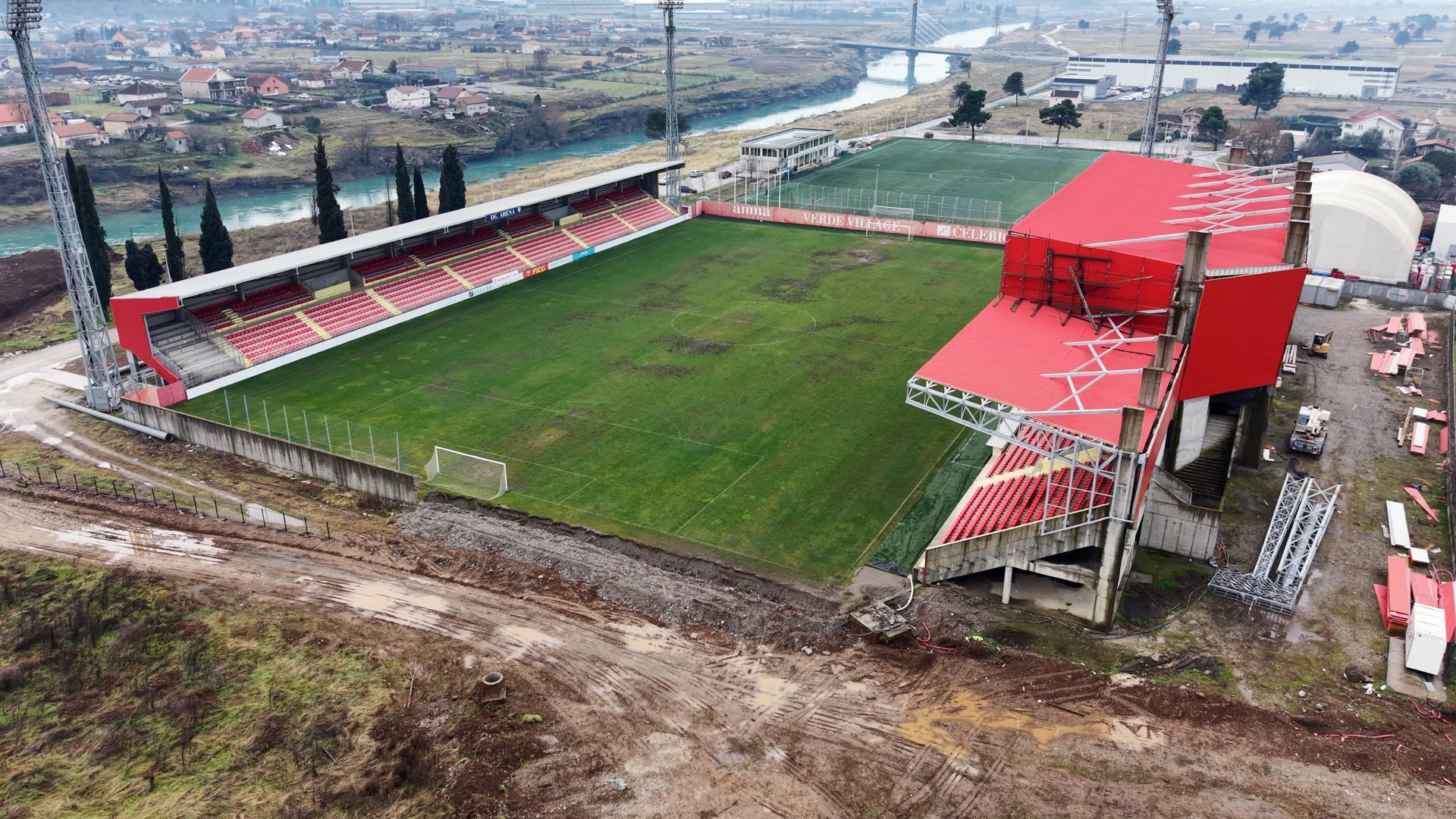 (FOTO/ VIDEO) Razmontiran sporni reflektor sa DG Arene