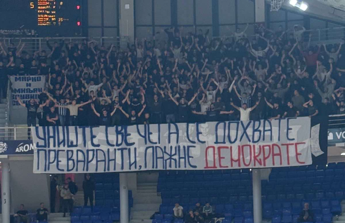 Poruka Varvara: „Unište sve čega se dohvate prevaranti, lažne Demokrate”