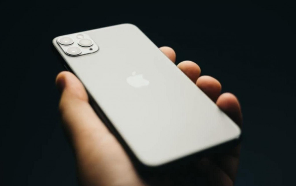 iPhone Fold bi mogao da koristi tečni metal