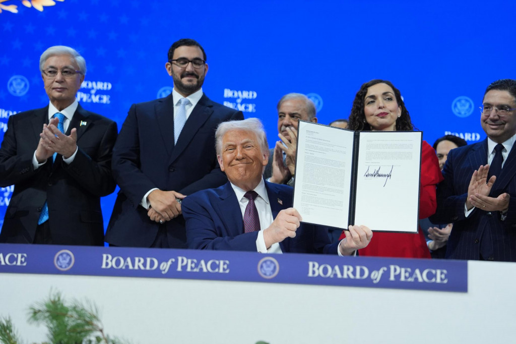 (FOTO/VIDEO) U Davosu formiran ,,Odbor za mir za Gazu”; Tramp: Sviđa mi se ova grupa