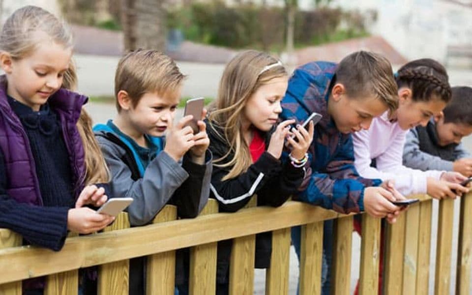 UNICEF upozorava: Opasnosti za djecu na internetu rastu