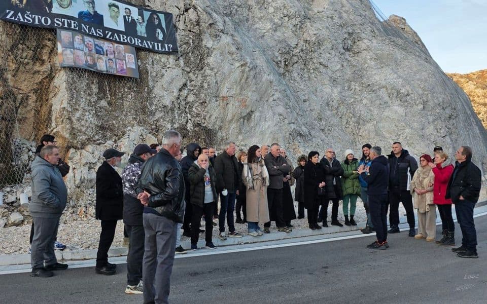 Porodice žrtava dva masakra na Cetinju: Jokiću obezbijeđeno novo radno mjesto u sistemu