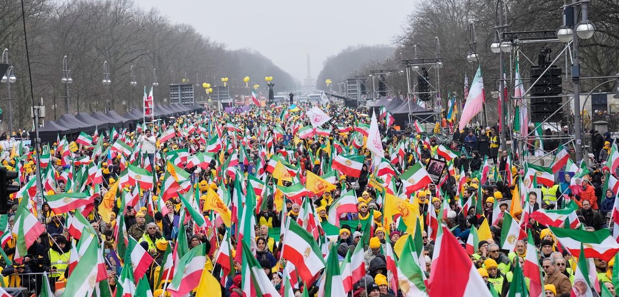 Veliki protest na ulicama Berlina: “Želimo demokratski i slobodan Iran”