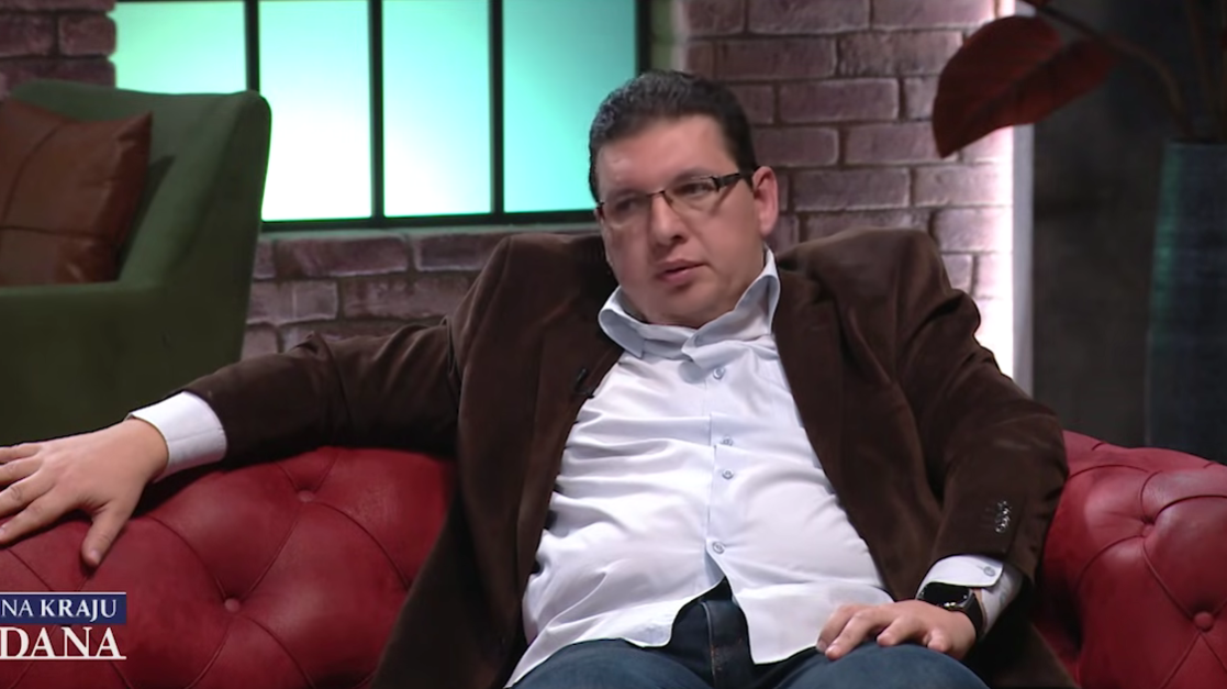 Vukotić: Isticanje simbola druge države nikad nije bila tradicija u Crnoj Gori