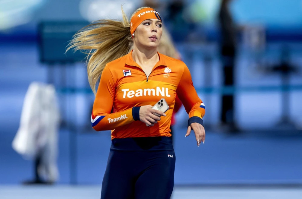 “Čelična Barbi” je glavna tema na mrežama (FOTO/VIDEO)