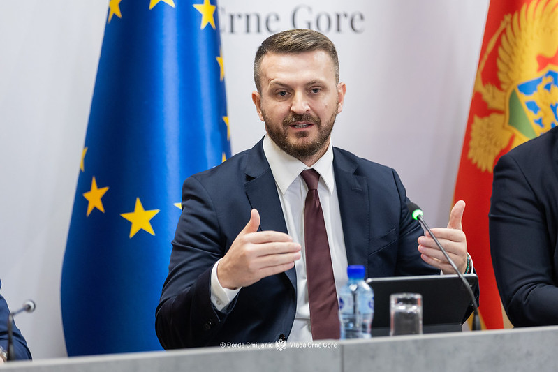 Dukaj: Ljudski kapital ključ profesionalizacije