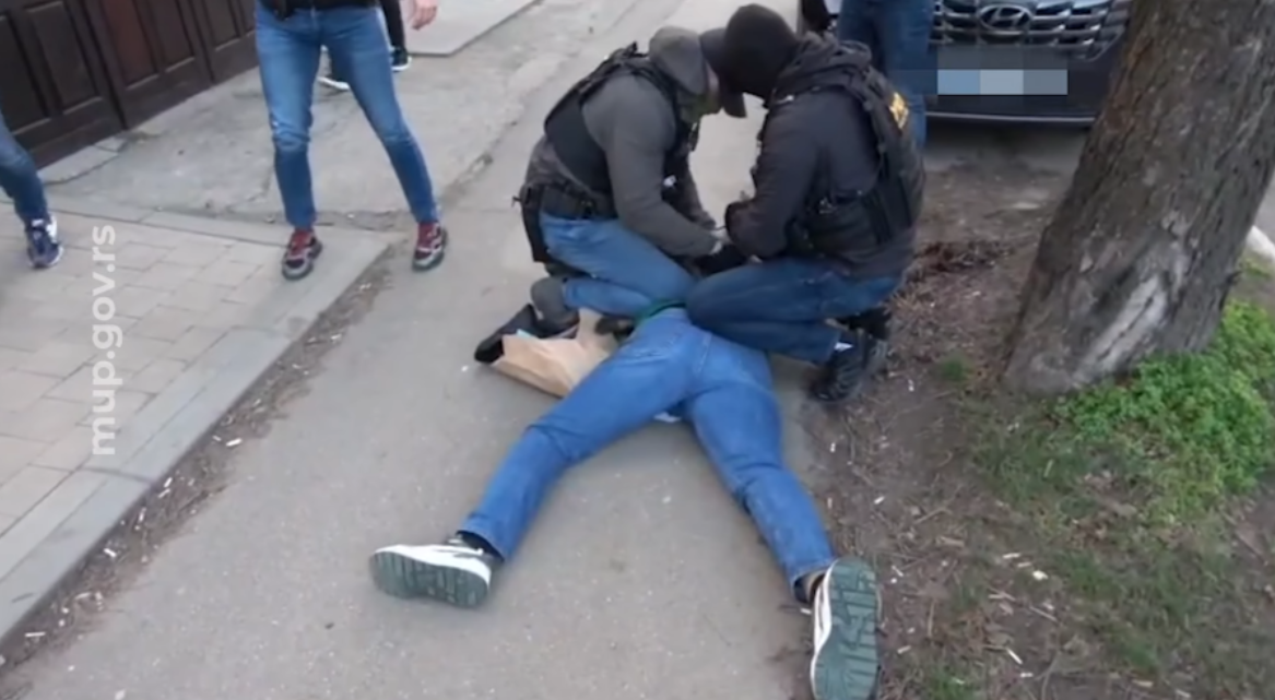 Beograd: Uhapšen državljanin Crne Gore, prerušen u dostavljača pokušao ubistvo?