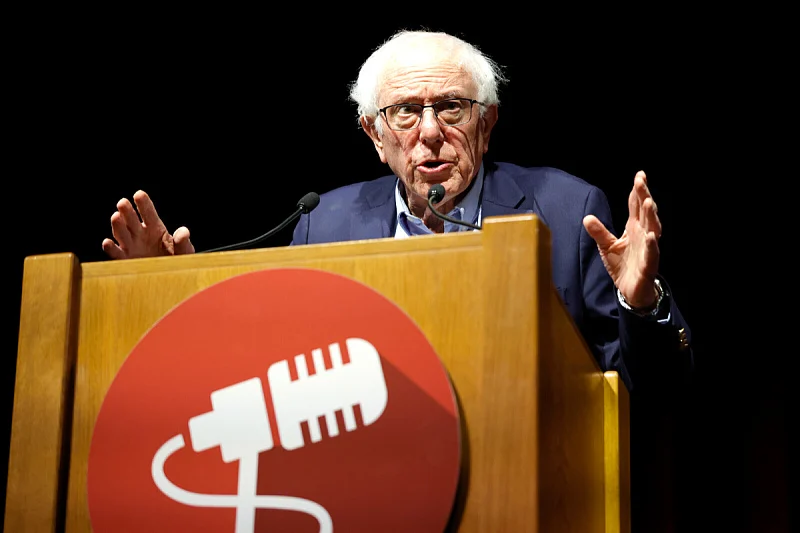 Sanders kaže da je Amerika nespremna za revoluciju vještačke inteligencije, traži da se uspori njen razvoj