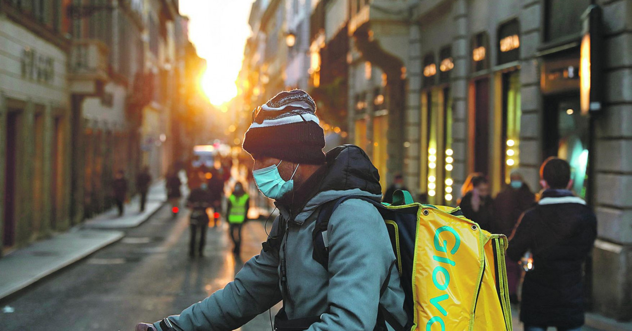 Italija: Glovo pod istragom zbog iskorištavanja dostavljača