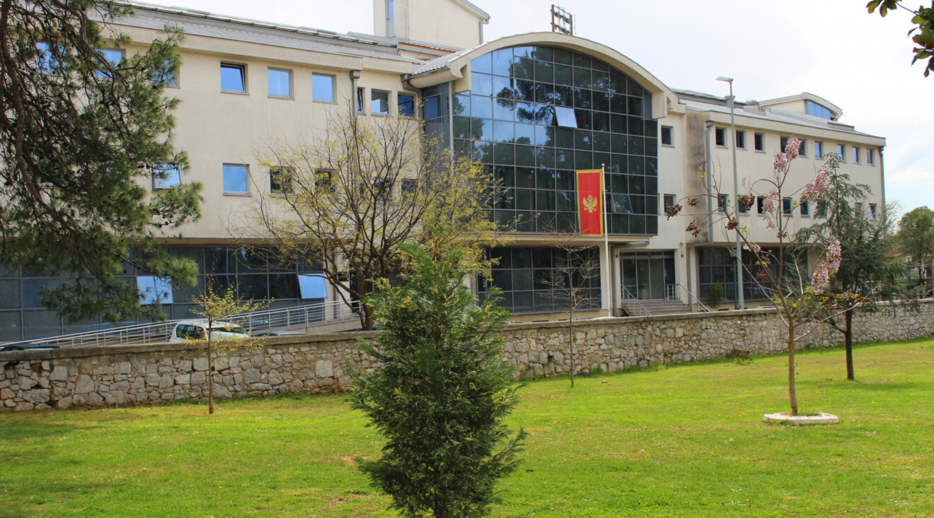 MPNI: Suspendovan nastavnik osumnjičen za seksualno uznemiravanje
