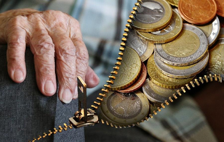 KAD PROCENTI NE ZNAČE MNOGO: Penzioneri će od uvećanja penzije moći da kupe dva hljeba