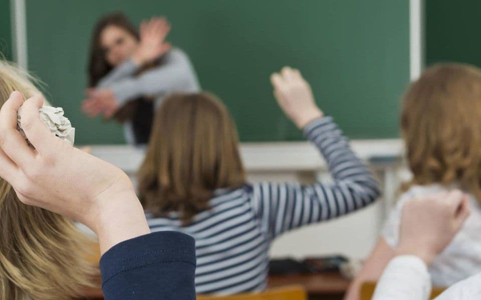 Nasilje nad nastavnicima se ne smije „gurati pod tepih“