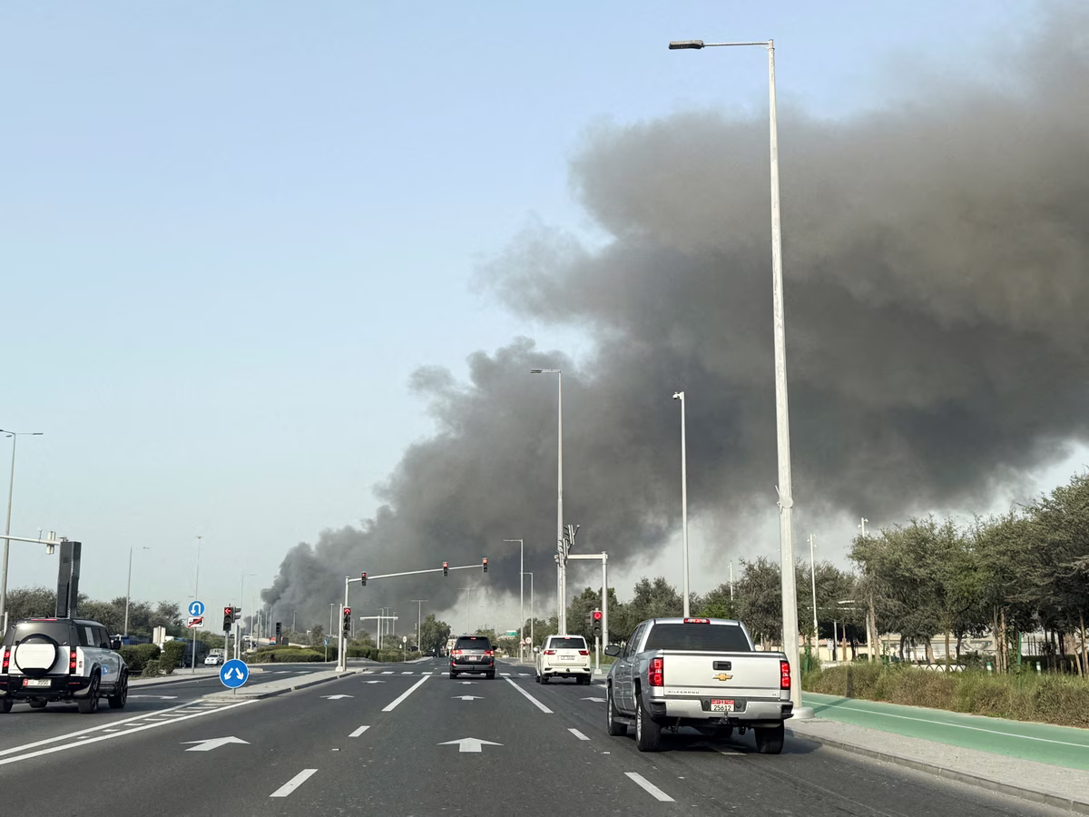 Balistička raketa i šest dronova pogodili UAE
