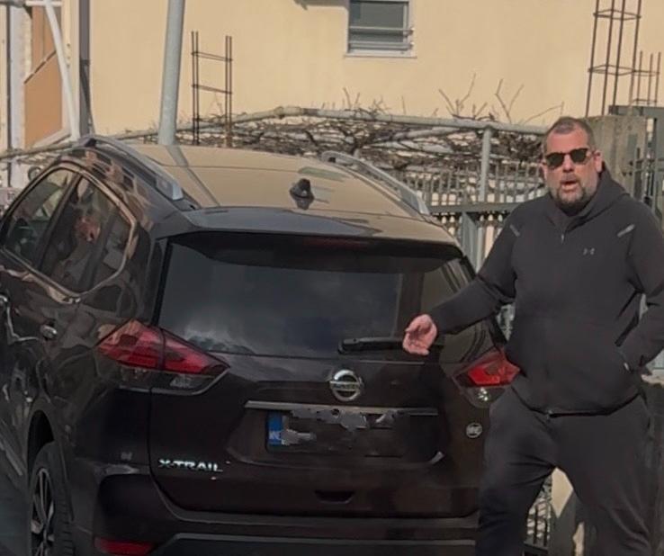 Budva: Krapović uklonio vozilo koje je blokiralo prilaz gradilištu firme “KM Inženjering”