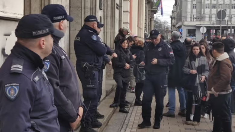 Policija pretresa Rektorat u Beogradu, navodi da istražuje smrt studentkinje