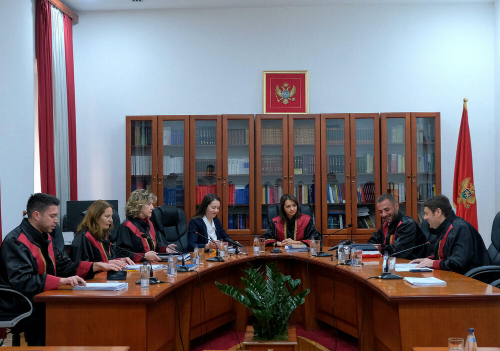 BLOKADA U SRCU SISTEMA: ”Remi” u Ustavnom sudu ogolio partijsku državu