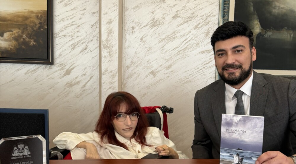 Opština Budva odala priznanje mladoj umjetnici Ivoni Medigović