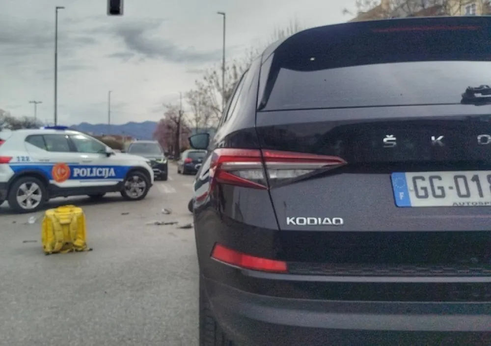 (FOTO) U udesu kod Krivog mosta oboren motociklista
