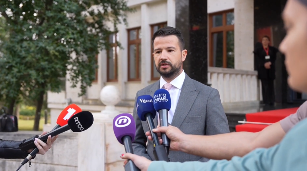 Milatović nakon sjednice Savjeta: Građani ne treba da brinu, snabdijevanje gorivom stabilno