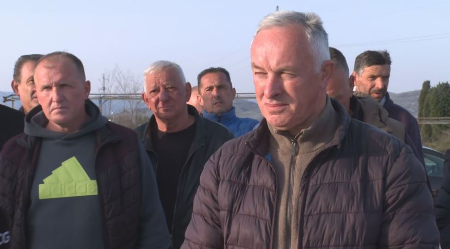 Vukčević: Odbacujemo svaku tvrdnju da su mještani Botuna učestvovali u paljenju građevinske mašine