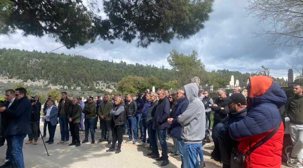 Ulcinj: Protest protiv uništavanja Meteriza i ulcinjskog turizma