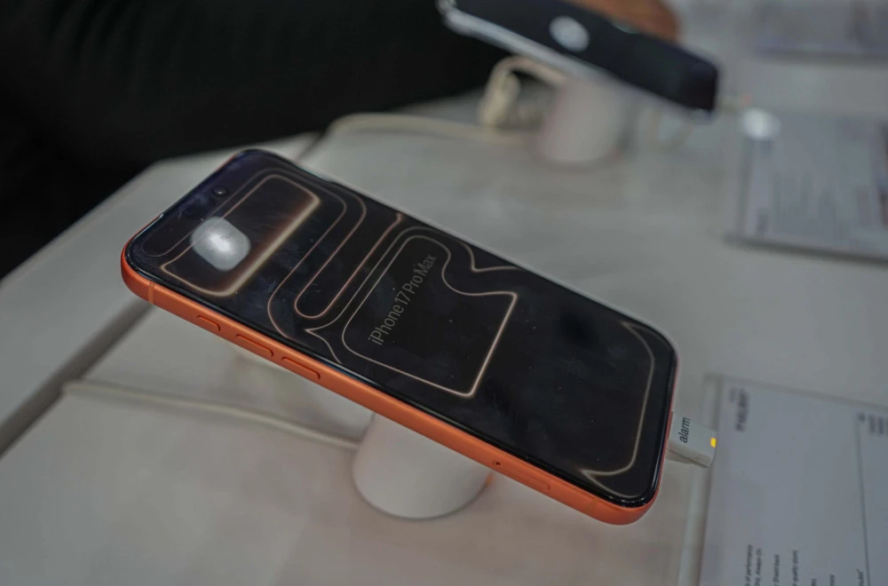 Kako Kinezi popravljaju iPhone 17 Pro Max (VIDEO)