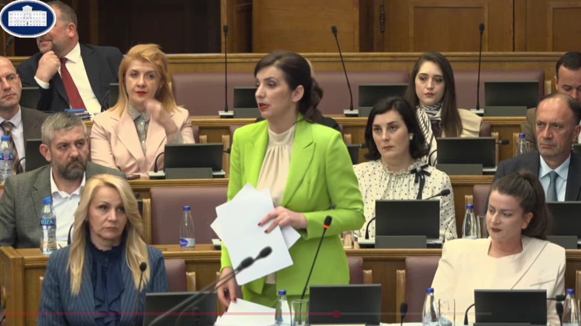Jakšić-Stojanović: Više inspektora utvrdilo da direktor škole u Tuzima nije diskriminisao profesoricu Obradović, bez osnova za upravne mjere