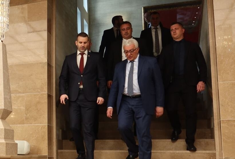 Nikolić: Ostalo je da uvedu telefonski premijerski sat, jer oslobodioci znaju kako se vodi država
