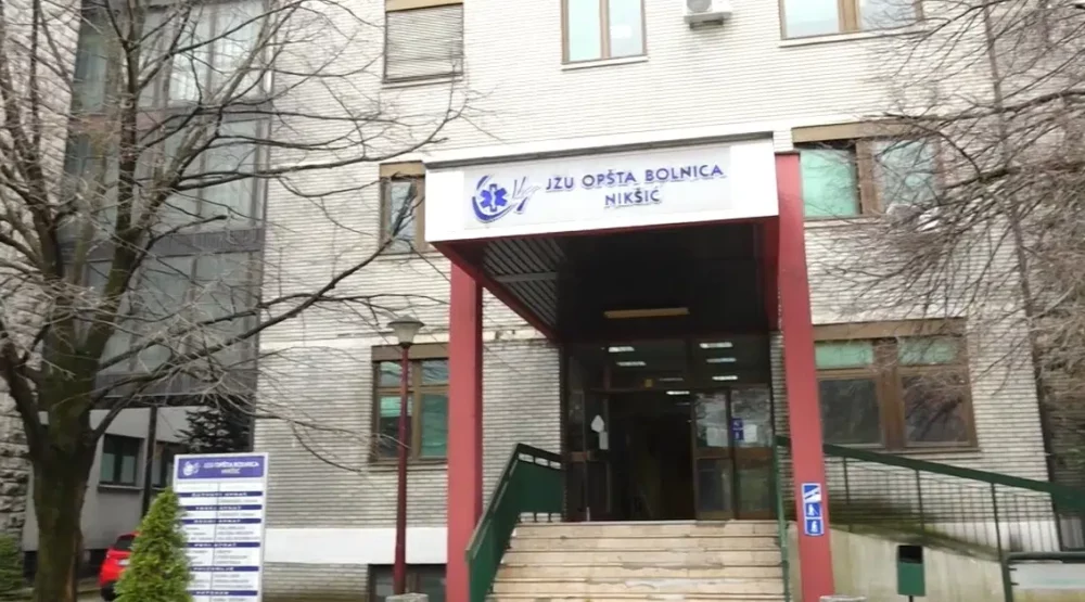 Direktor bolnice u Nikšiću opomenut zbog nedonošenja rješenja o stimulacijama i radu tokom praznika