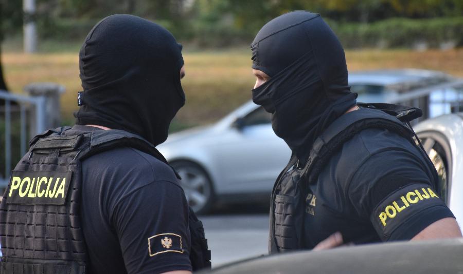 Policijska akcija u Ulcinju: Na meti osobe osumnjičene za zelenašenje