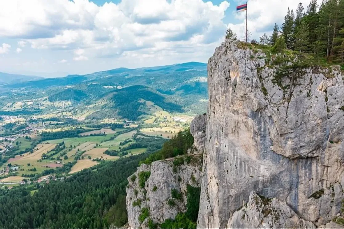 Crvene stijene na Romaniji
// Foto: Srna