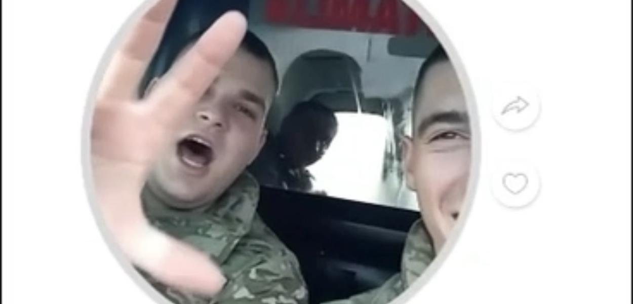 (VIDEO) SKANDAL U VOJSCI CRNE GORE: Vojnici pod crnogorskim grbom pjevaju Draži Mihailoviću?