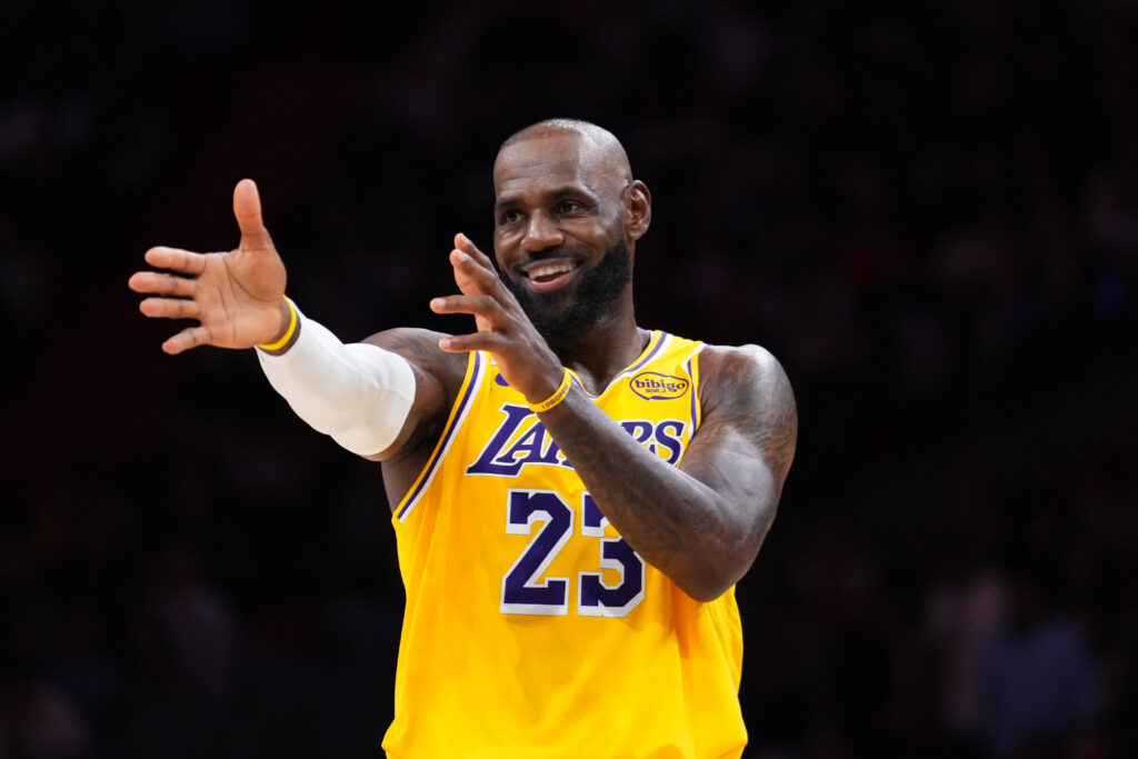 Rich Storry/Getty Images

