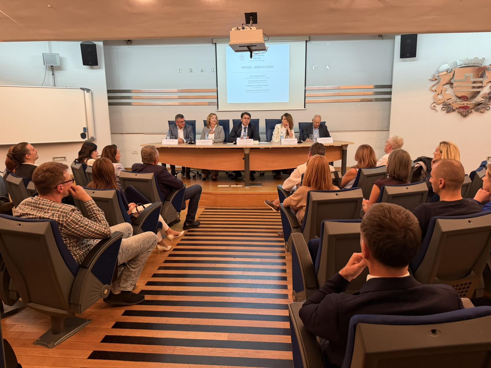 40. Jus Forum